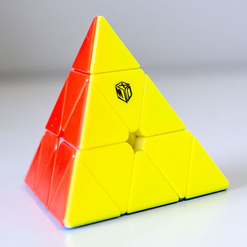 Qiyi X-Man Bell Magnetic Pyraminx DUPLO