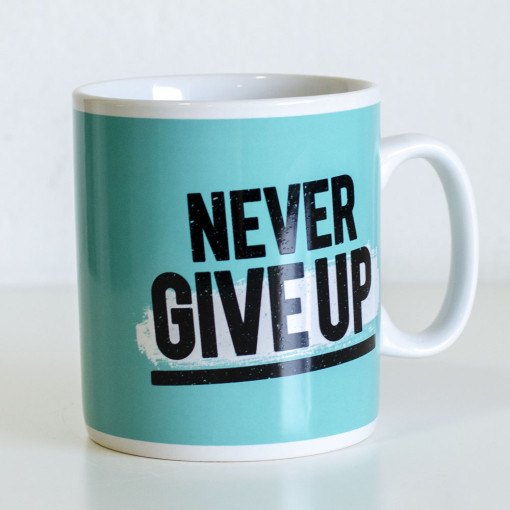 XL Never Give Up Šolja